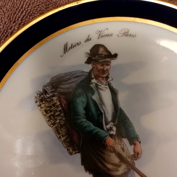 Collectable plates - Picture 6 of 8